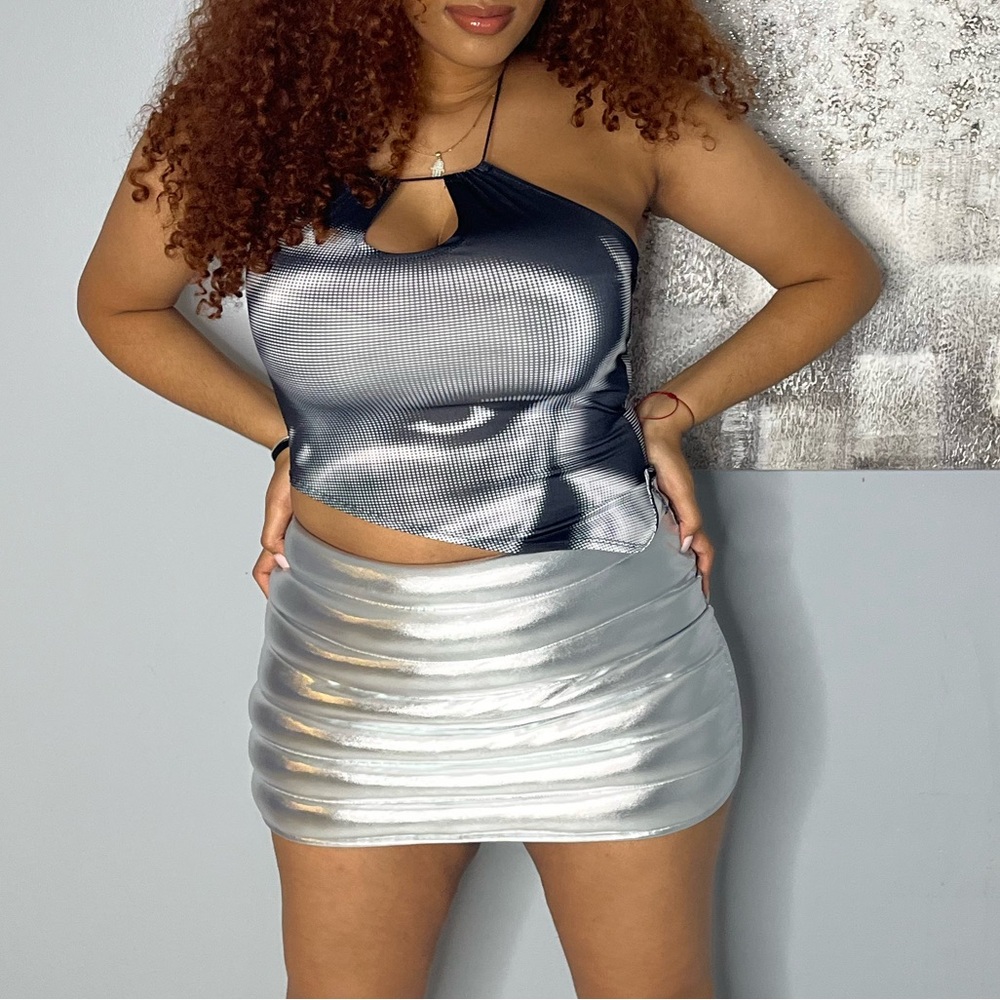 Silver bubbly skirt size:L